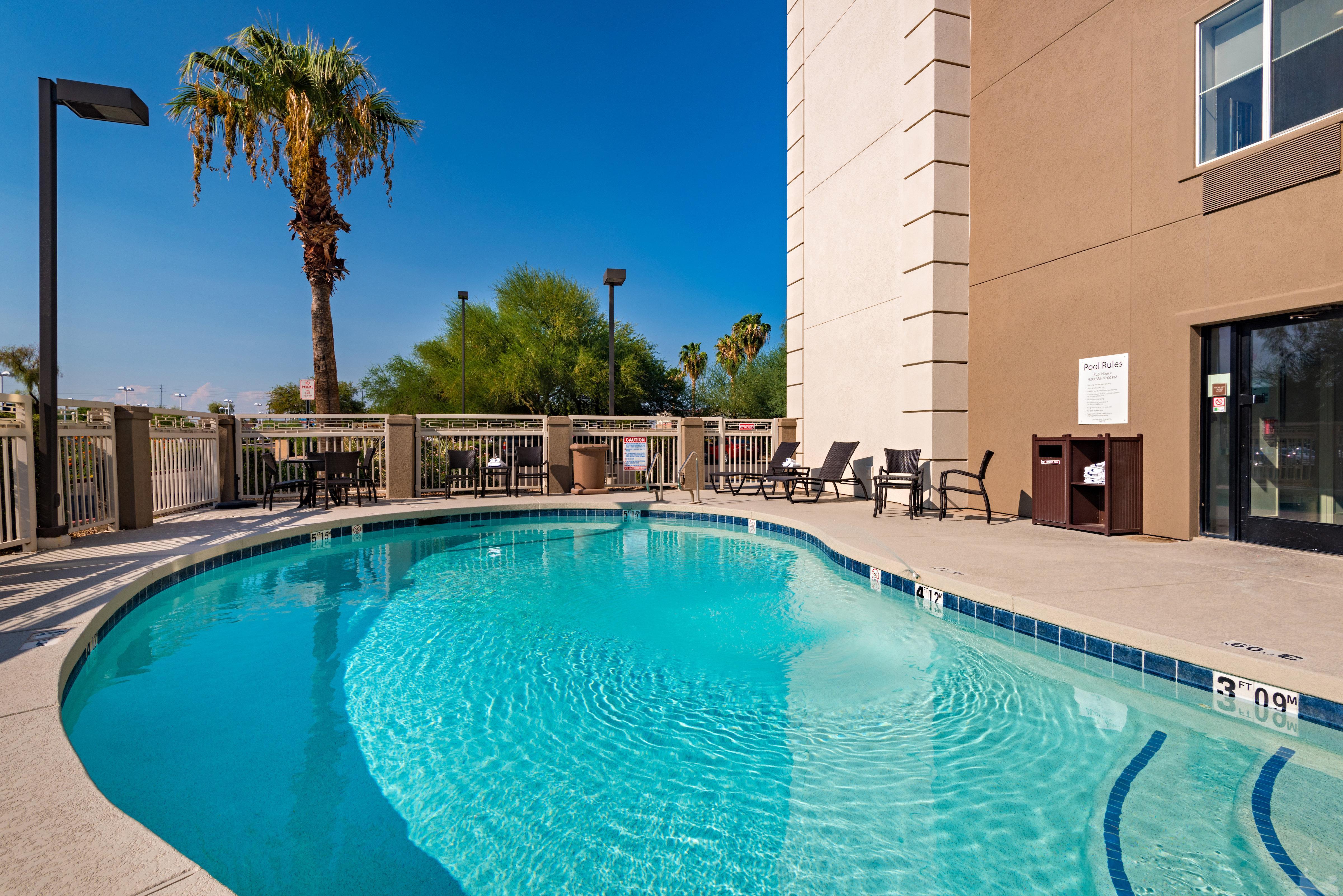 Holiday Inn Express Peoria North - Glendale By Ihg Экстерьер фото