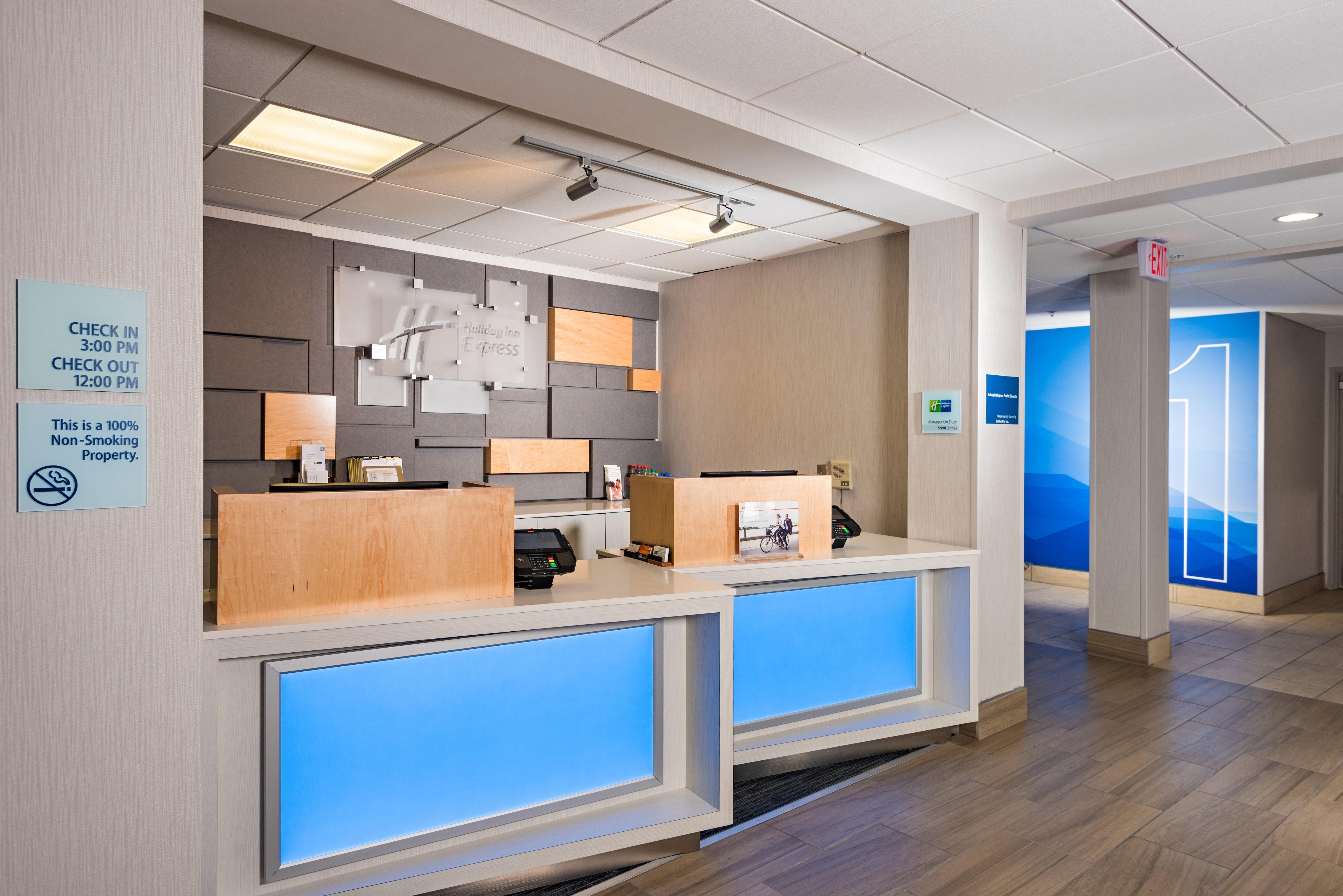 Holiday Inn Express Peoria North - Glendale By Ihg Экстерьер фото