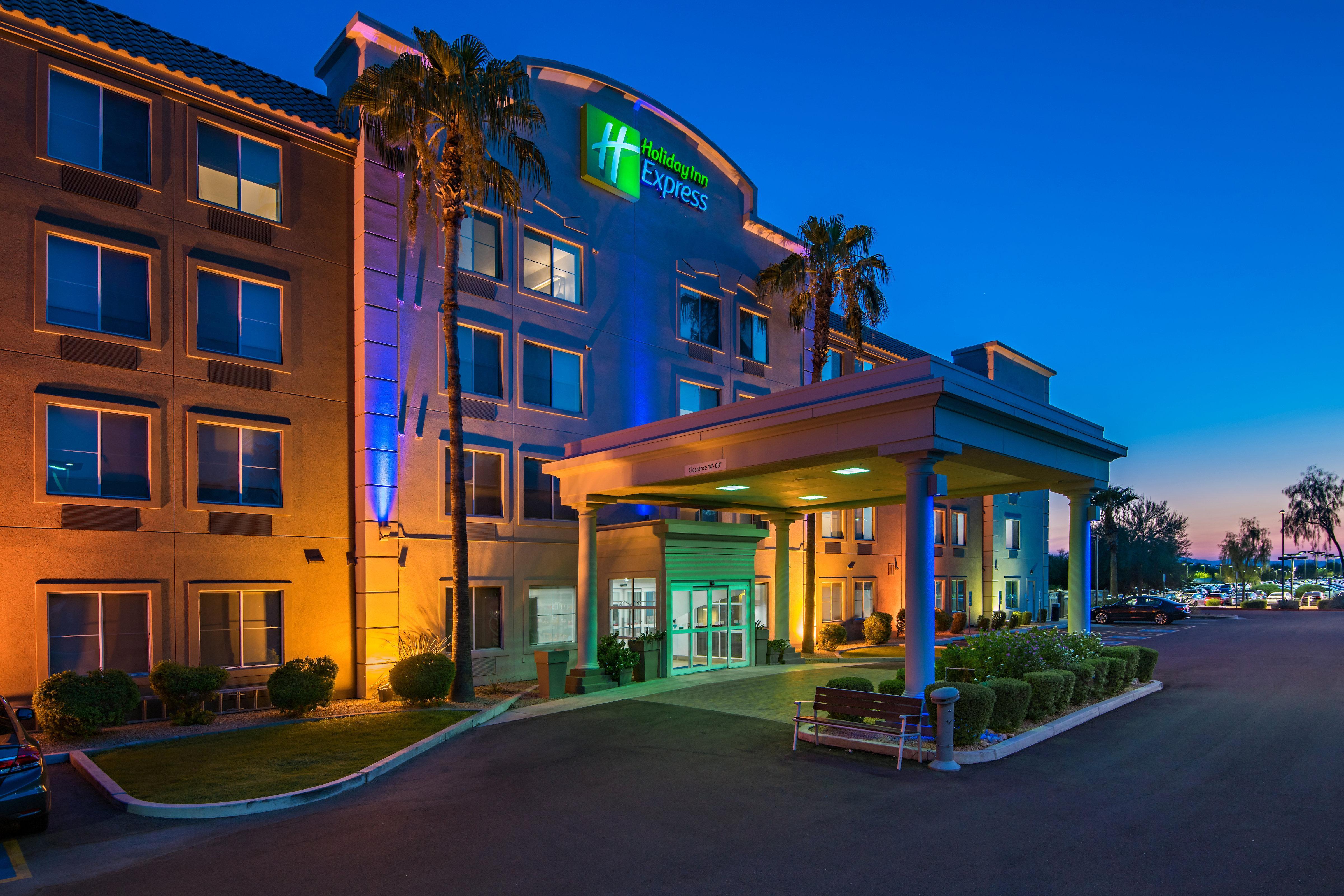 Holiday Inn Express Peoria North - Glendale By Ihg Экстерьер фото