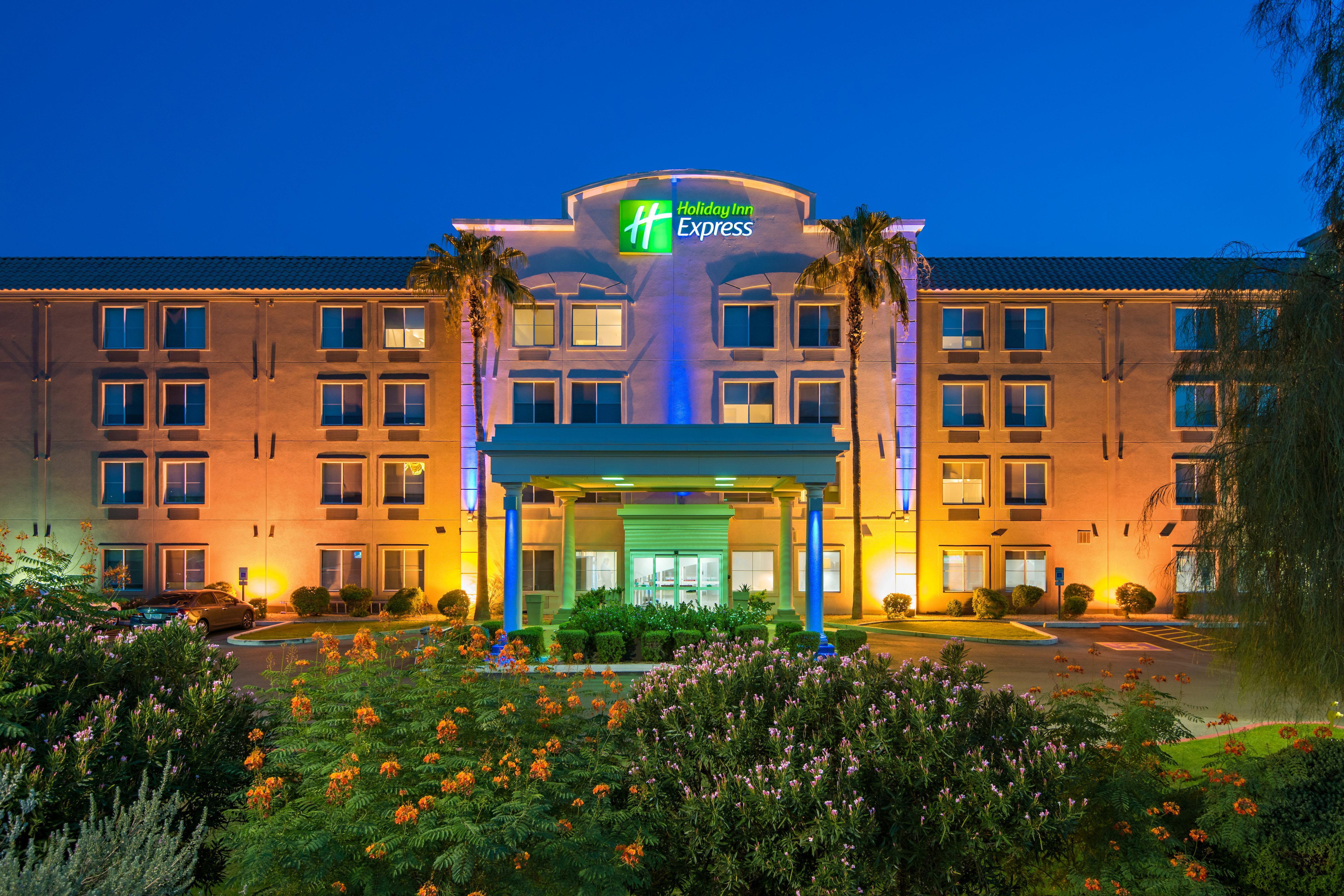 Holiday Inn Express Peoria North - Glendale By Ihg Экстерьер фото