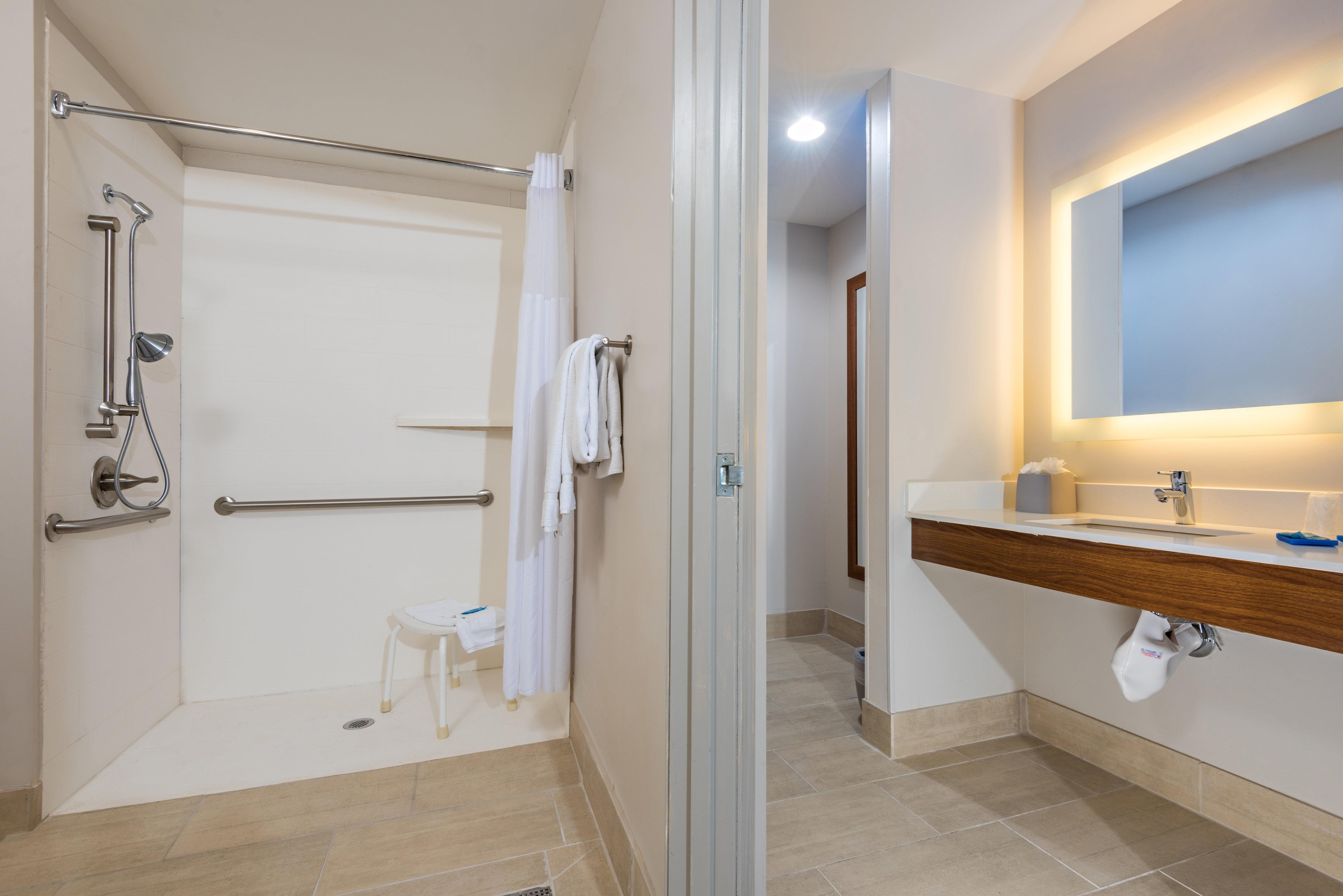 Holiday Inn Express Peoria North - Glendale By Ihg Экстерьер фото