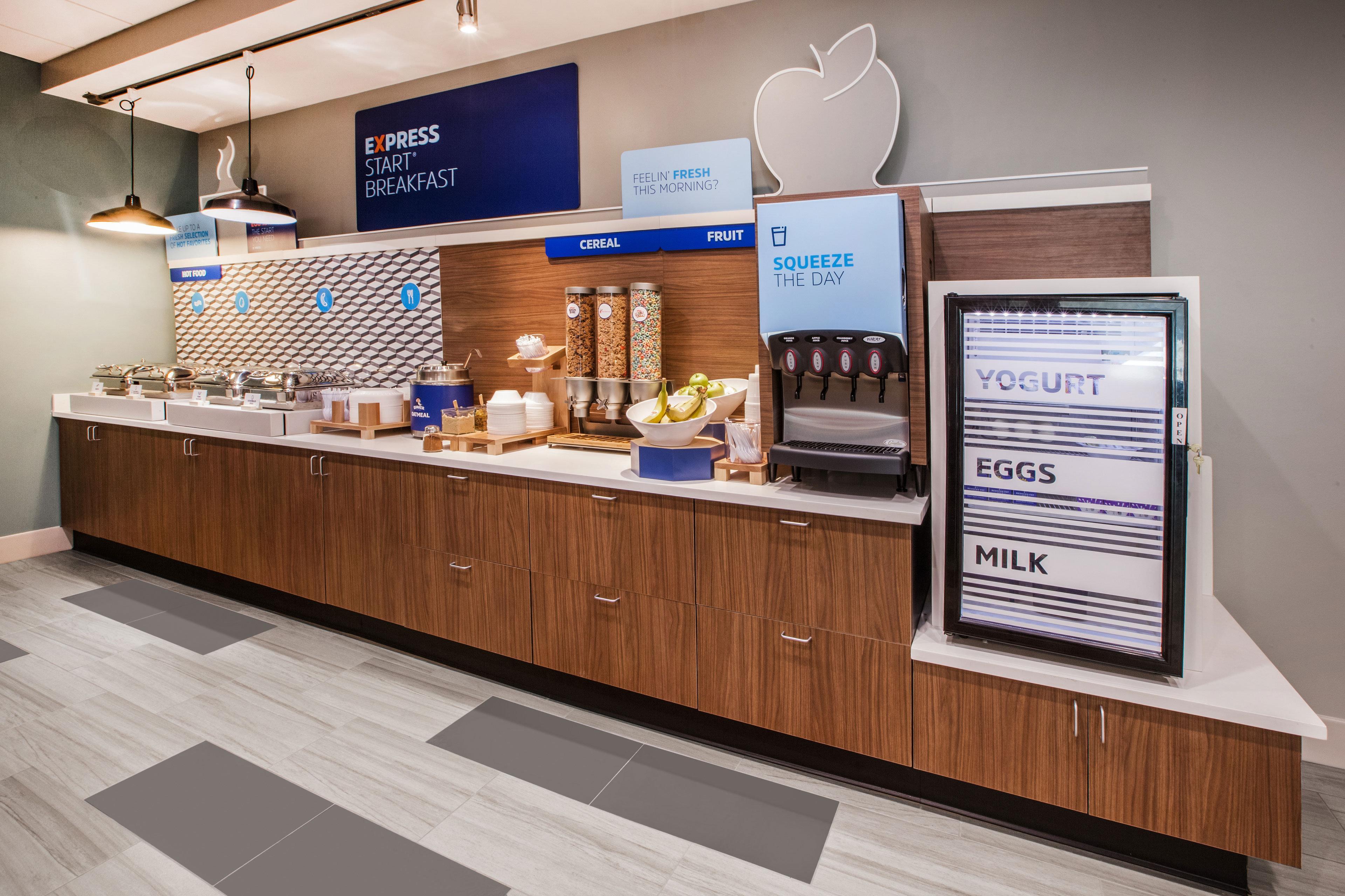 Holiday Inn Express Peoria North - Glendale By Ihg Экстерьер фото