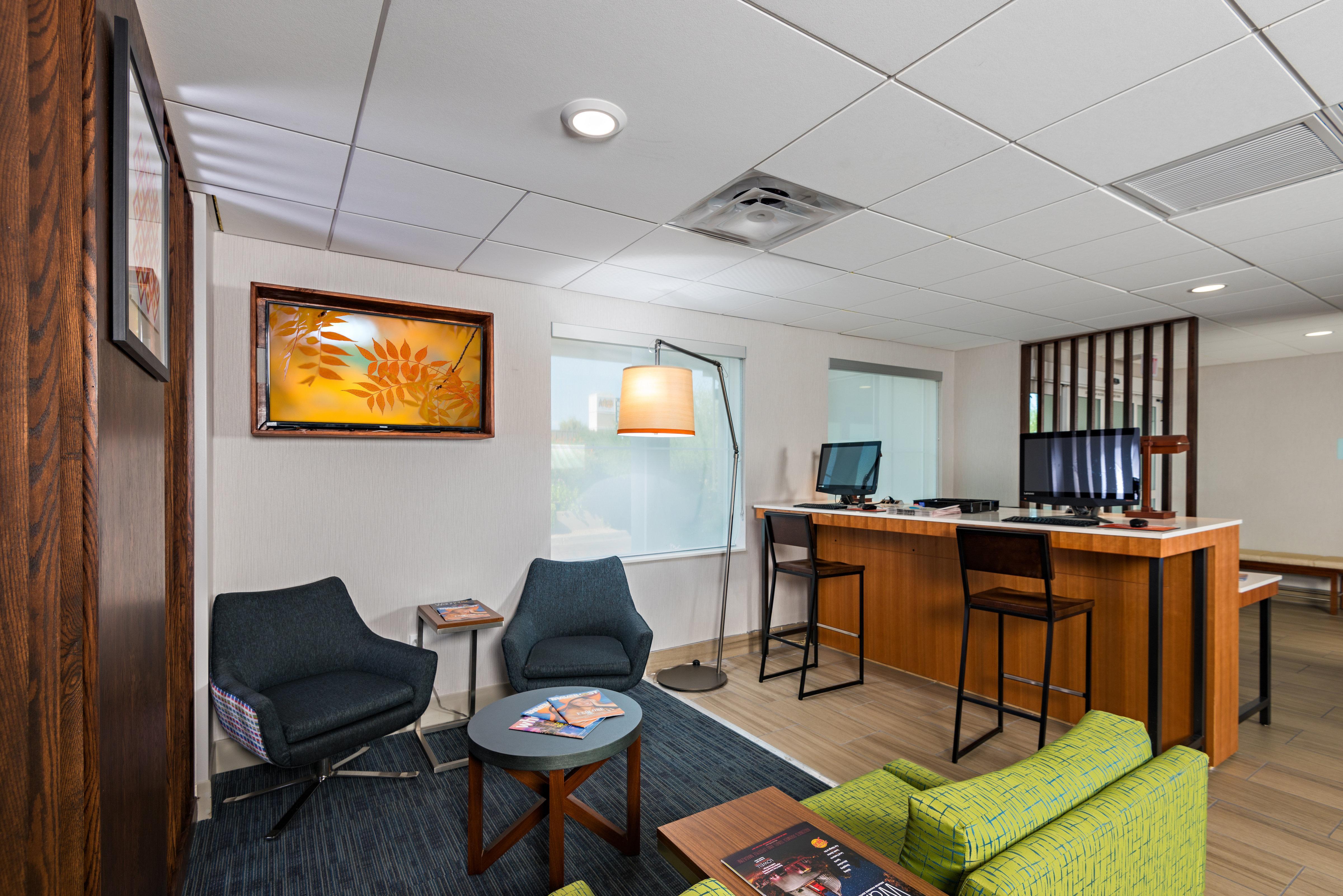 Holiday Inn Express Peoria North - Glendale By Ihg Экстерьер фото