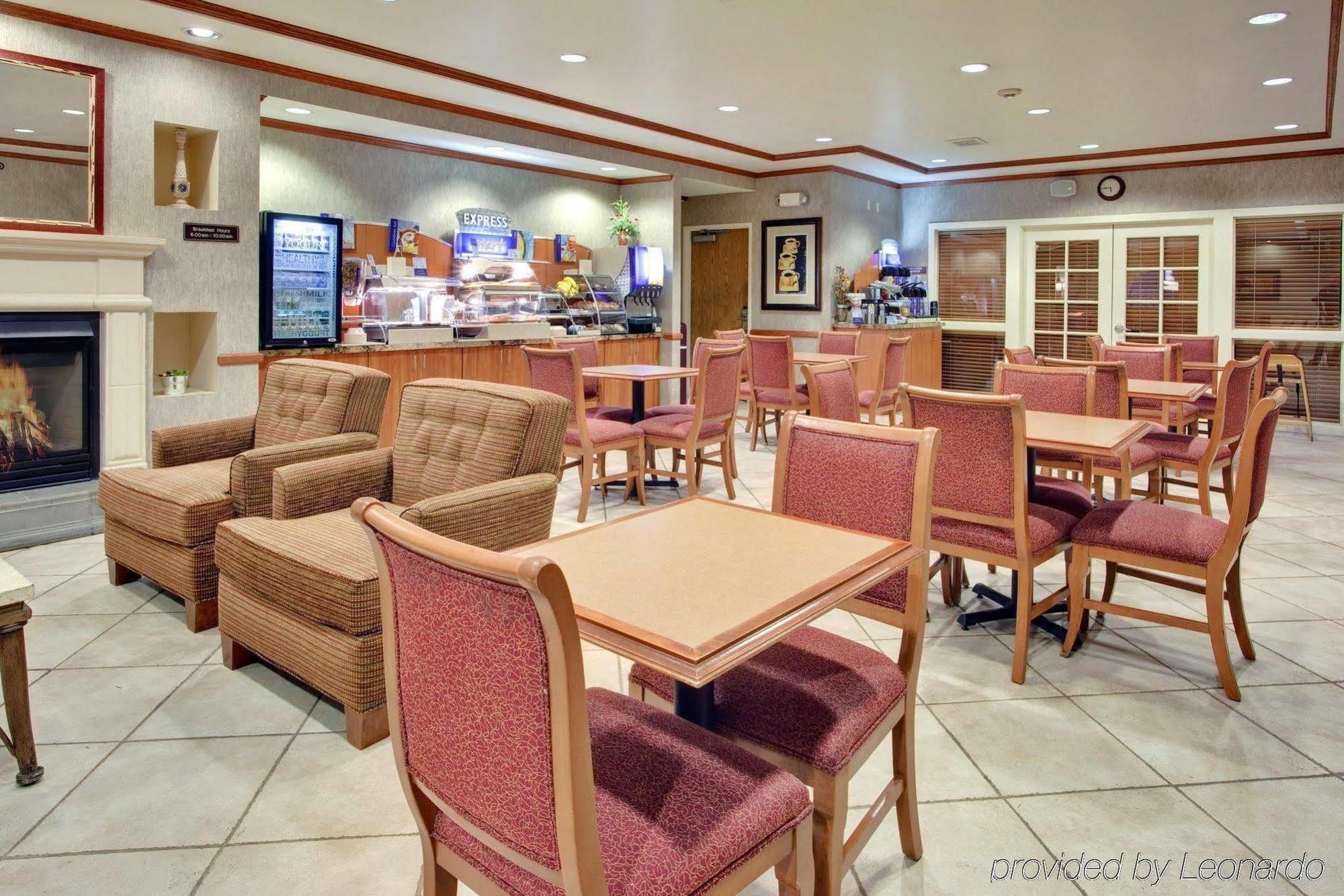 Holiday Inn Express Peoria North - Glendale By Ihg Экстерьер фото