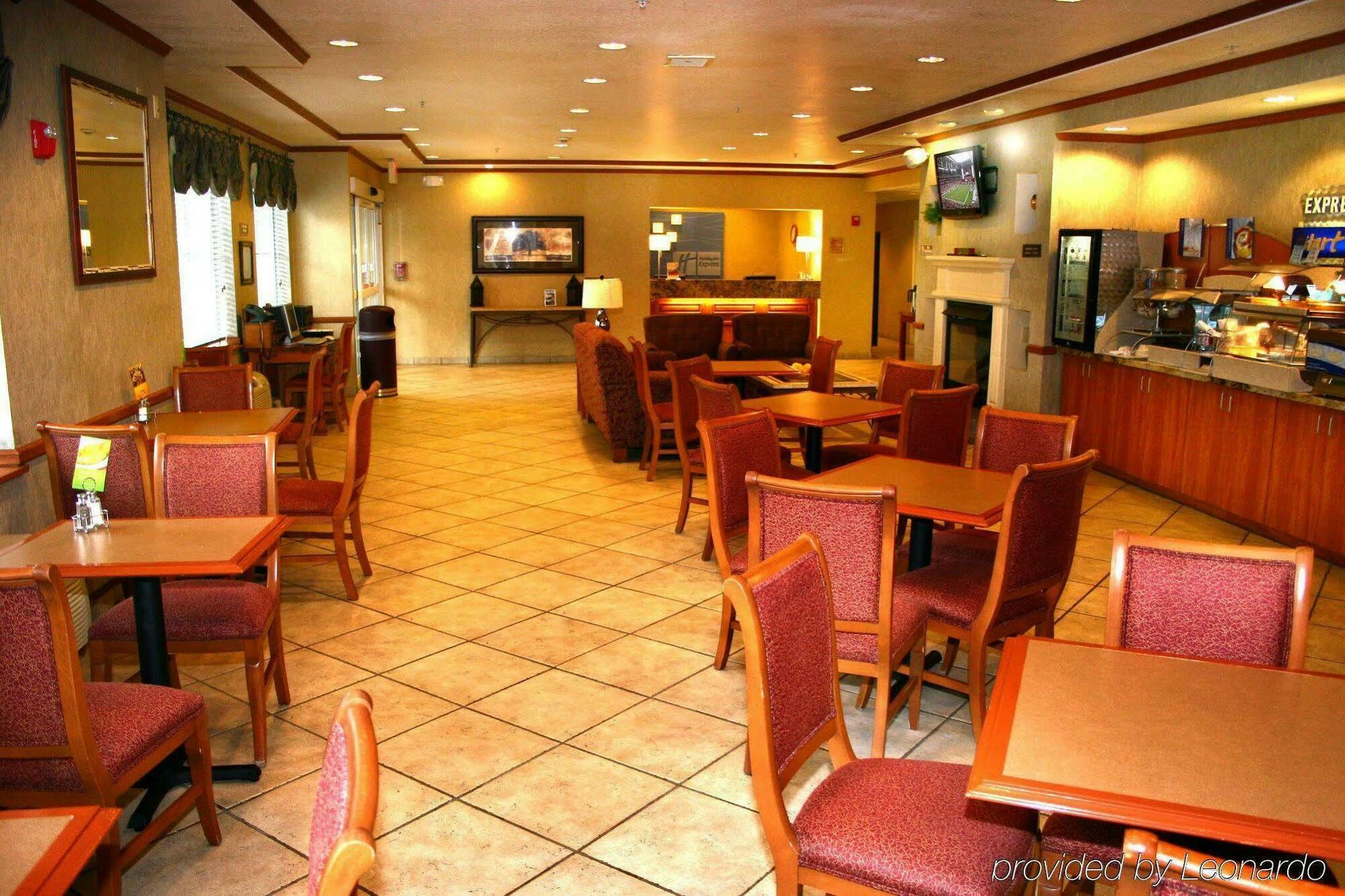 Holiday Inn Express Peoria North - Glendale By Ihg Экстерьер фото